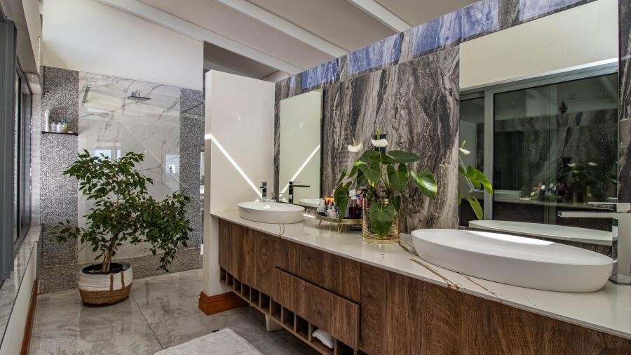 5 Bedroom Property for Sale in Benguela Cove Lagoon Wine Estate Western Cape